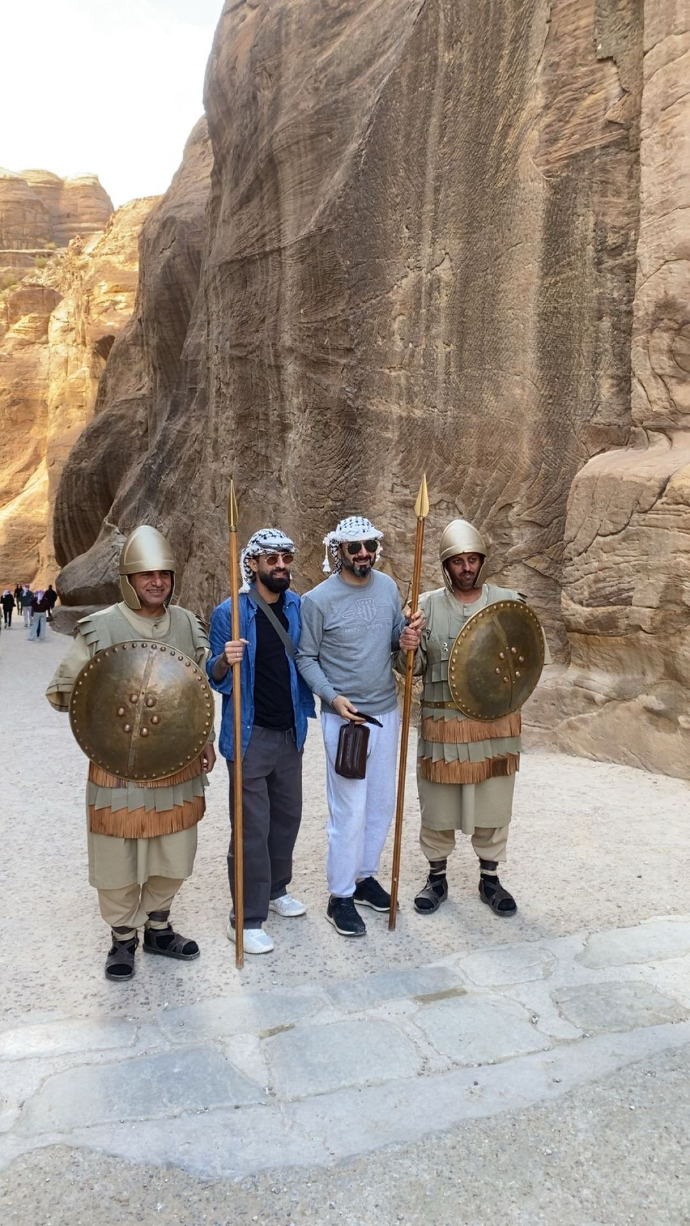 سائق خاص محترف يستقبل السياح - رويال رايد الأردن