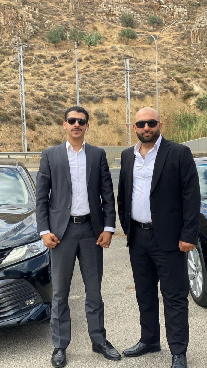 تأجير سيارات في الأردن | أفضل الأسعار وأسطول حديث في مطار الملكة علياء. هل تبحث عن تأجير سيارة في الأردن؟ نقدم خدمات تأجير سيارات موثوقة في عمّان ومطار الملكة علياء. أسطول حديث، تأمين شامل، ودعم على مدار الساعة. احجز سيارتك اليوم! استمتع بجمال الأردن مع خدمات تأجير السيارات المميزة لدينا. نوفر مجموعة واسعة من السيارات الحديثة، من السيارات الاقتصادية للجولات السياحية في عمّان إلى سيارات الدفع الرباعي الفاخرة المثالية لاستكشاف البتراء ووادي رم. نحن متخصصون في تأجير السيارات في مطار الملكة علياء الدولي (AMM)، ونقدم أسعارًا شفافة، وتأمينًا شاملاً، ودعمًا للعملاء على مدار الساعة لضمان رحلة سلسة لا تُنسى.