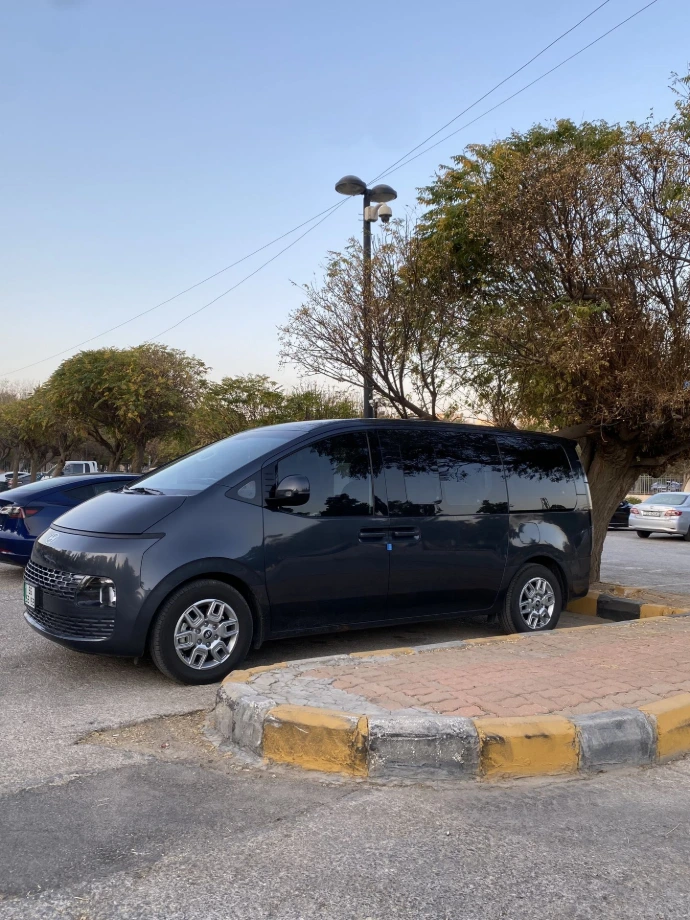 Luxury Hyundai Staria for family and ‎‏group tours in Jordan - Royal Ride
