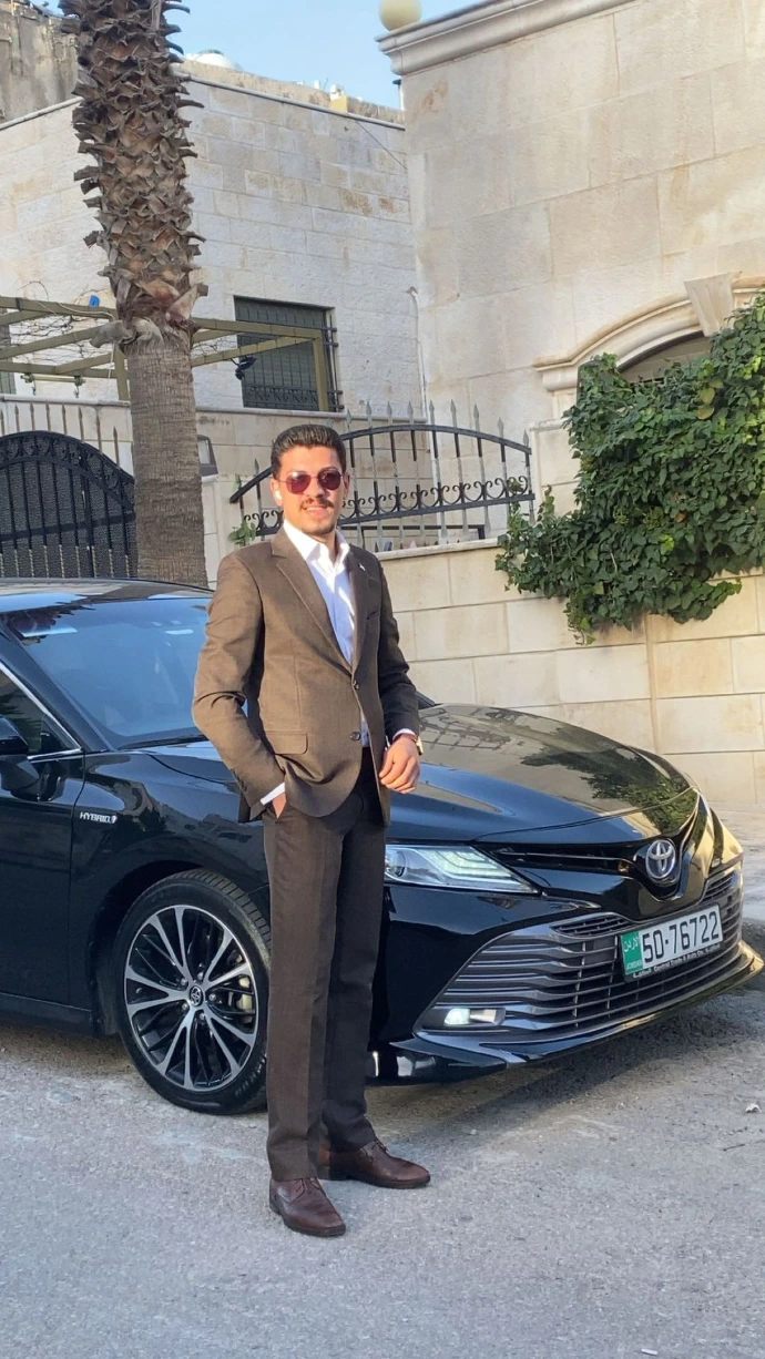 تأجير سيارات في الأردن | أفضل الأسعار وأسطول حديث في مطار الملكة علياء. هل تبحث عن تأجير سيارة في الأردن؟ نقدم خدمات تأجير سيارات موثوقة في عمّان ومطار الملكة علياء. أسطول حديث، تأمين شامل، ودعم على مدار الساعة. احجز سيارتك اليوم! استمتع بجمال الأردن مع خدمات تأجير السيارات المميزة لدينا. نوفر مجموعة واسعة من السيارات الحديثة، من السيارات الاقتصادية للجولات السياحية في عمّان إلى سيارات الدفع الرباعي الفاخرة المثالية لاستكشاف البتراء ووادي رم. نحن متخصصون في تأجير السيارات في مطار الملكة علياء الدولي (AMM)، ونقدم أسعارًا شفافة، وتأمينًا شاملاً، ودعمًا للعملاء على مدار الساعة لضمان رحلة سلسة لا تُنسى.