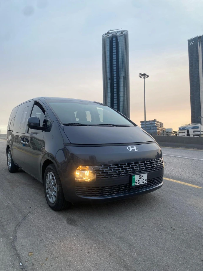 تأجير سيارات في الأردن | أفضل الأسعار وأسطول حديث في مطار الملكة علياء. هل تبحث عن تأجير سيارة في الأردن؟ نقدم خدمات تأجير سيارات موثوقة في عمّان ومطار الملكة علياء. أسطول حديث، تأمين شامل، ودعم على مدار الساعة. احجز سيارتك اليوم! استمتع بجمال الأردن مع خدمات تأجير السيارات المميزة لدينا. نوفر مجموعة واسعة من السيارات الحديثة، من السيارات الاقتصادية للجولات السياحية في عمّان إلى سيارات الدفع الرباعي الفاخرة المثالية لاستكشاف البتراء ووادي رم. نحن متخصصون في تأجير السيارات في مطار الملكة علياء الدولي (AMM)، ونقدم أسعارًا شفافة، وتأمينًا شاملاً، ودعمًا للعملاء على مدار الساعة لضمان رحلة سلسة لا تُنسى.