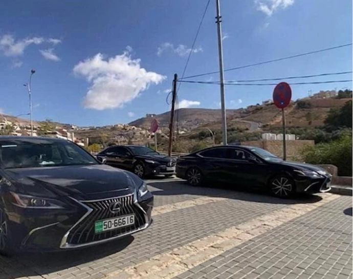 سيارات فخمة للايجار، ليموزين VIP، نقل رجال أعمال، استقبال مطار مرسيدس، سيارات VIP مع سائق، خدمات ليموزين فاخرة، تأجير مرسيدس S-Class، سيارات فارهة للنقل، خدمة VIP للمطارات.