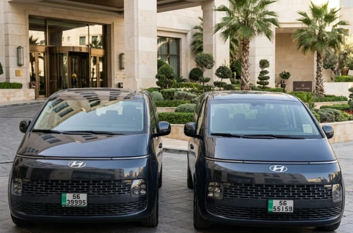 يارة ستاريا للعوائل عمان الاردن .حجز باصات سياحية حديثة.خدمات النقل VIP.إيجار هيونداي ستاريا مع سائق.